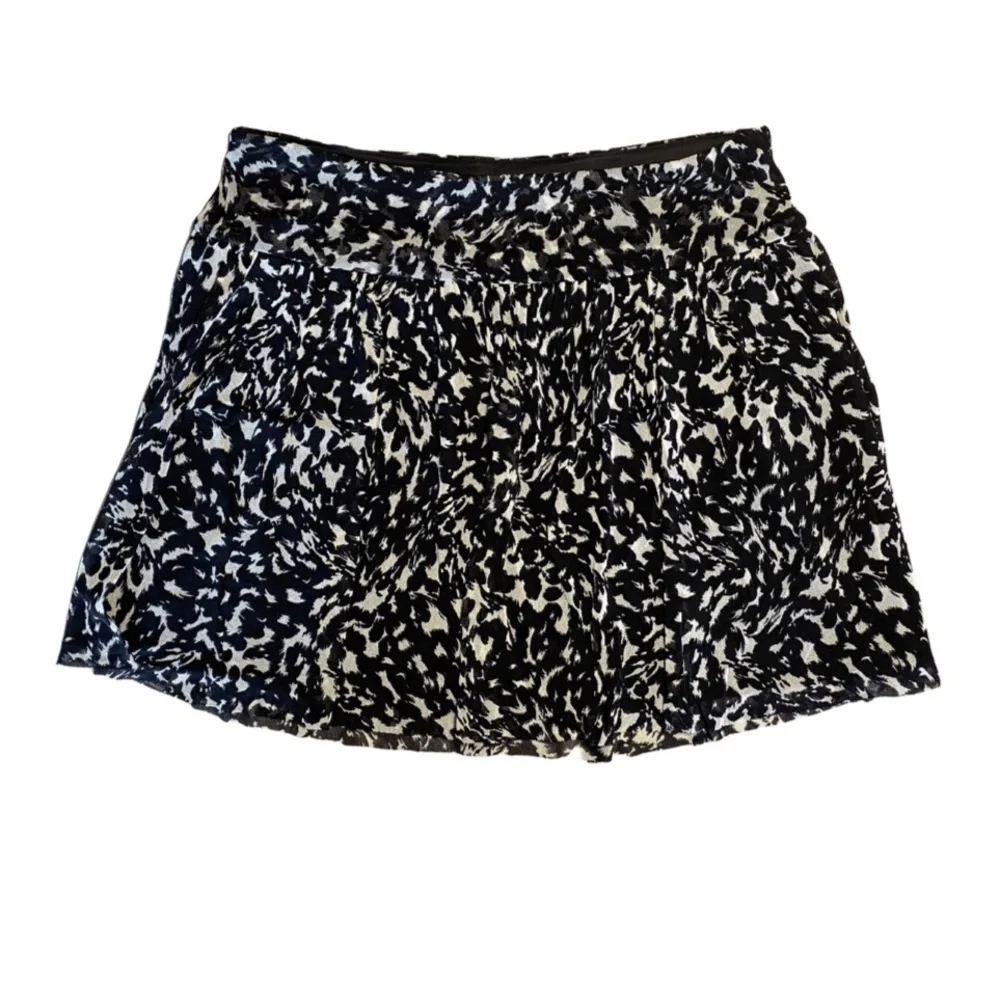 EXPRESS Women’s Nylon Skirt with Black Underlay